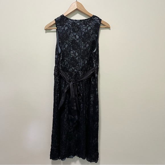A Pea in the Pod Faux Wrap Black Lace Dress - Picture 7 of 14